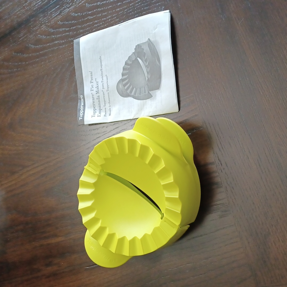 Tupperware Pie Press/Empanada Maker